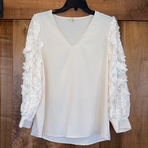 Entro ruffle sleeve top size medium